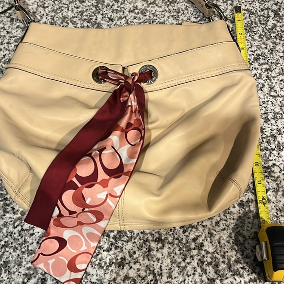 Coach purse. Beige leather with maroon patterned tie - Picture 4 of 5